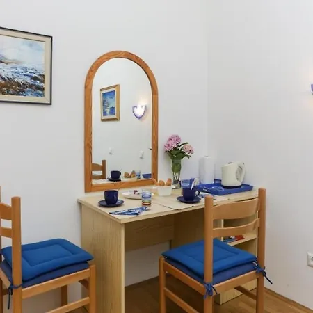 K-apartments - Double Or Twin With Garden View - A3 *